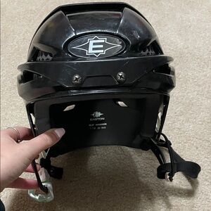 Hockey helmet